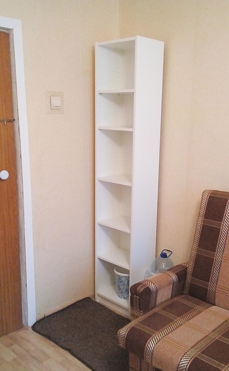 Сдается комната на длительный срок.